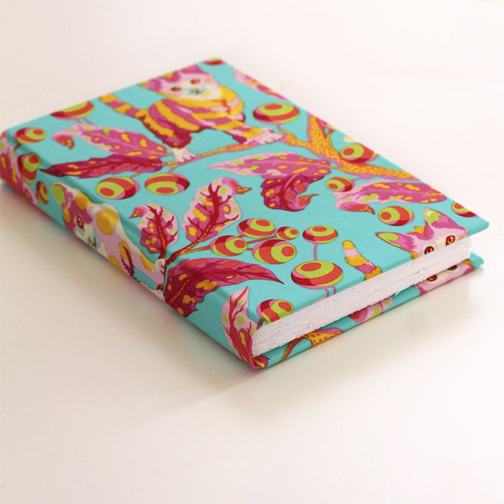 Medium 5.5x8.5 Blank Page Journal | Cover: Cat&#39;s Meow