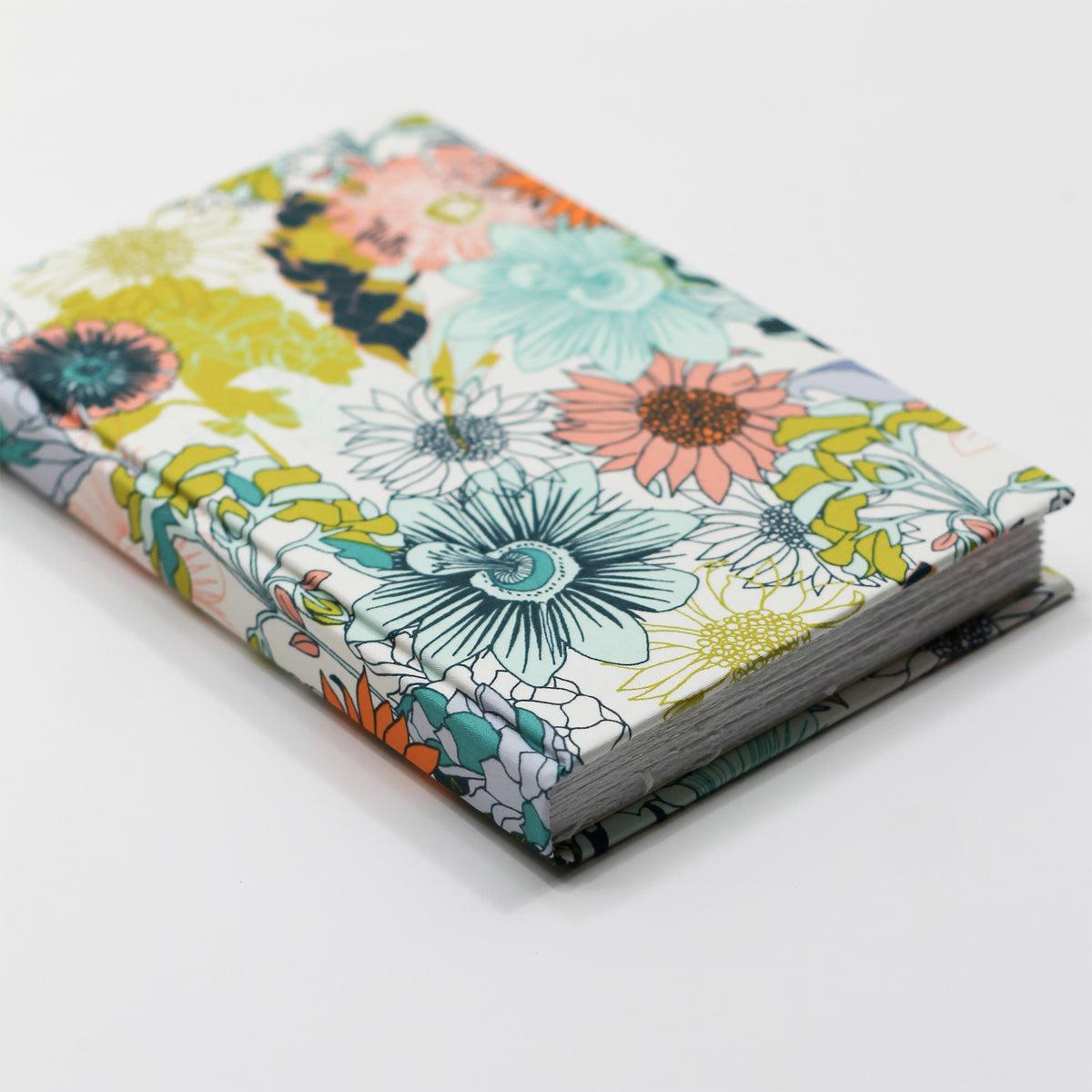 Medium 5.5x8.5 Blank Page Journal | Cover: Retro Floral
